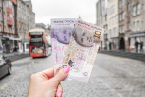 Twenty-Ten-Pounds-Notes-Money-Royal-Mile-Edinburgh