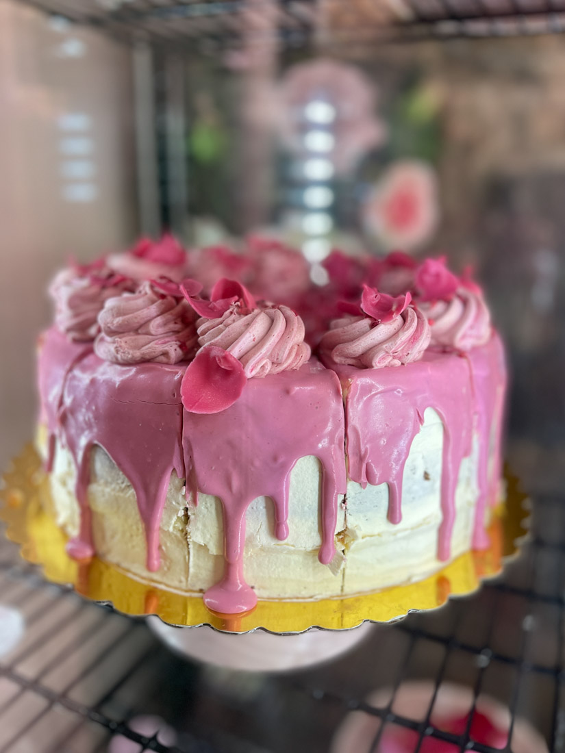 Lailas Brunch Food pink cake