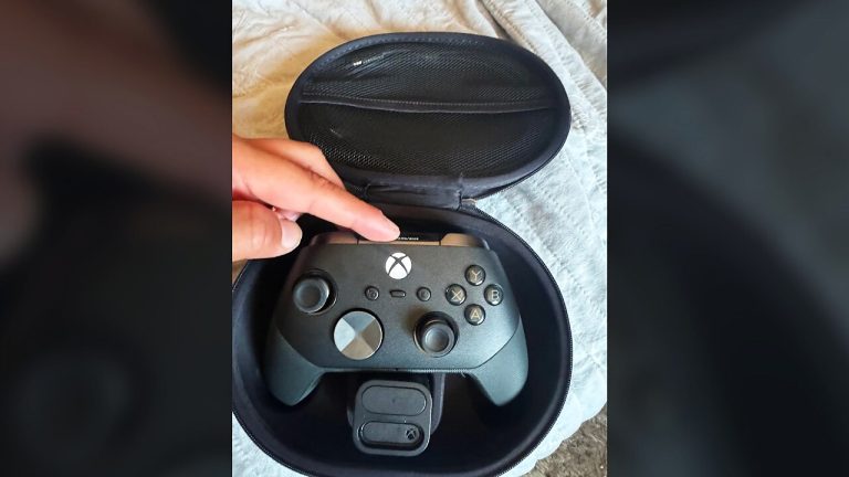 Someone Bought an Xbox Elite Series 3 Prototype for $200 — and It Won't Even Turn On