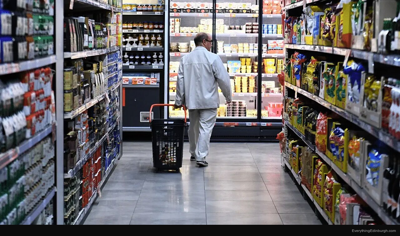 El IPC de agosto se dispara al 4,3%: llenar el depósito ya cuesta 100 euros
