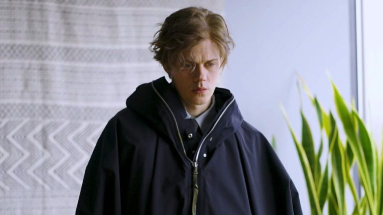 Bill Skarsgård protagonizará Physint, el juego de acción y espionaje de Kojima para Xbox