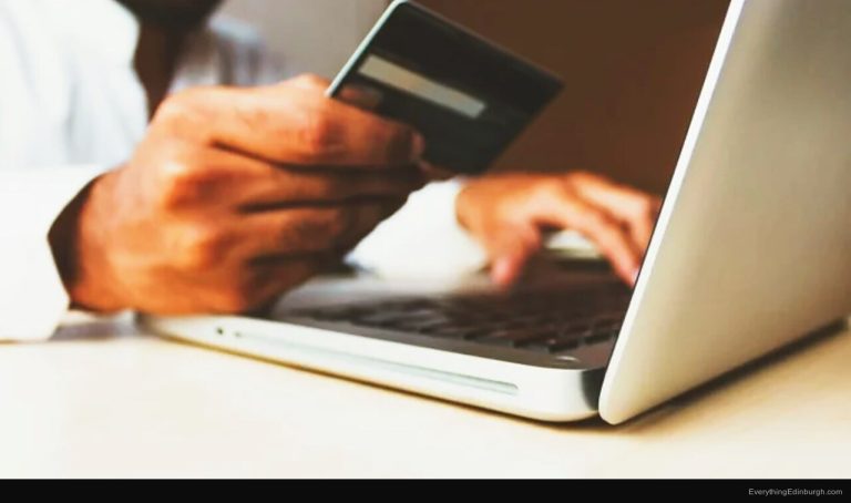 CaixaBank, Carrefour y WiZink cobran hasta el 23,85% TAE: el límite del 22% sigue sin entrar en vigor